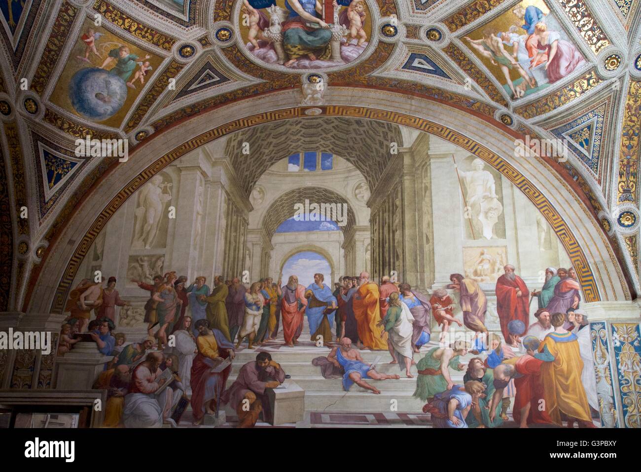 Die Schule von Athen, von Raphael, 1509, Raum der Unterschrift, Raphael-Räume, Apostolischer Palast, Vatikanische Museen, Rom, Italien Stockfoto