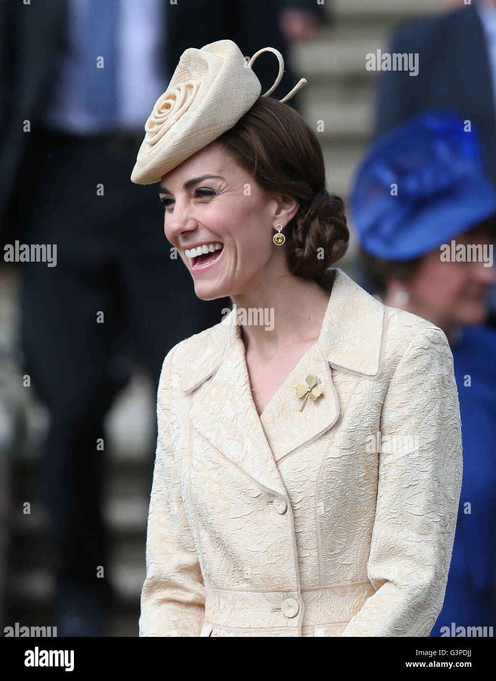 Die Herzogin von Cambridge besucht Staatssekretär für Nordirland Theresa Villiers Garden Party in der königlichen Residenz in Hillsborough Castle, Co Down. Stockfoto