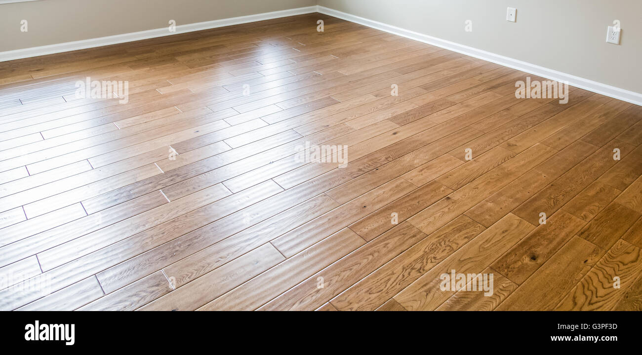 Eine glänzende, polierte Hartholz-Fußboden in ein neues Zuhause Stockfoto