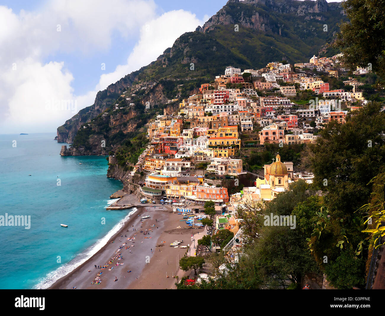 Die Struktur der Stadt Positano ist sehr originell; seine Gebäude
