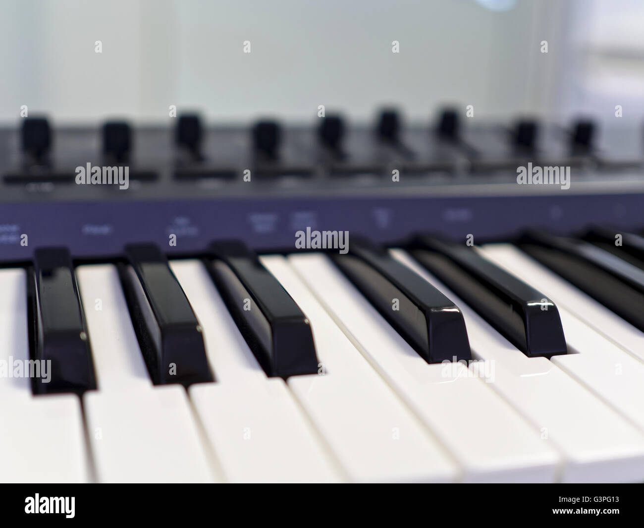 Synthesizer-Tastatur-Nahaufnahme Stockfoto