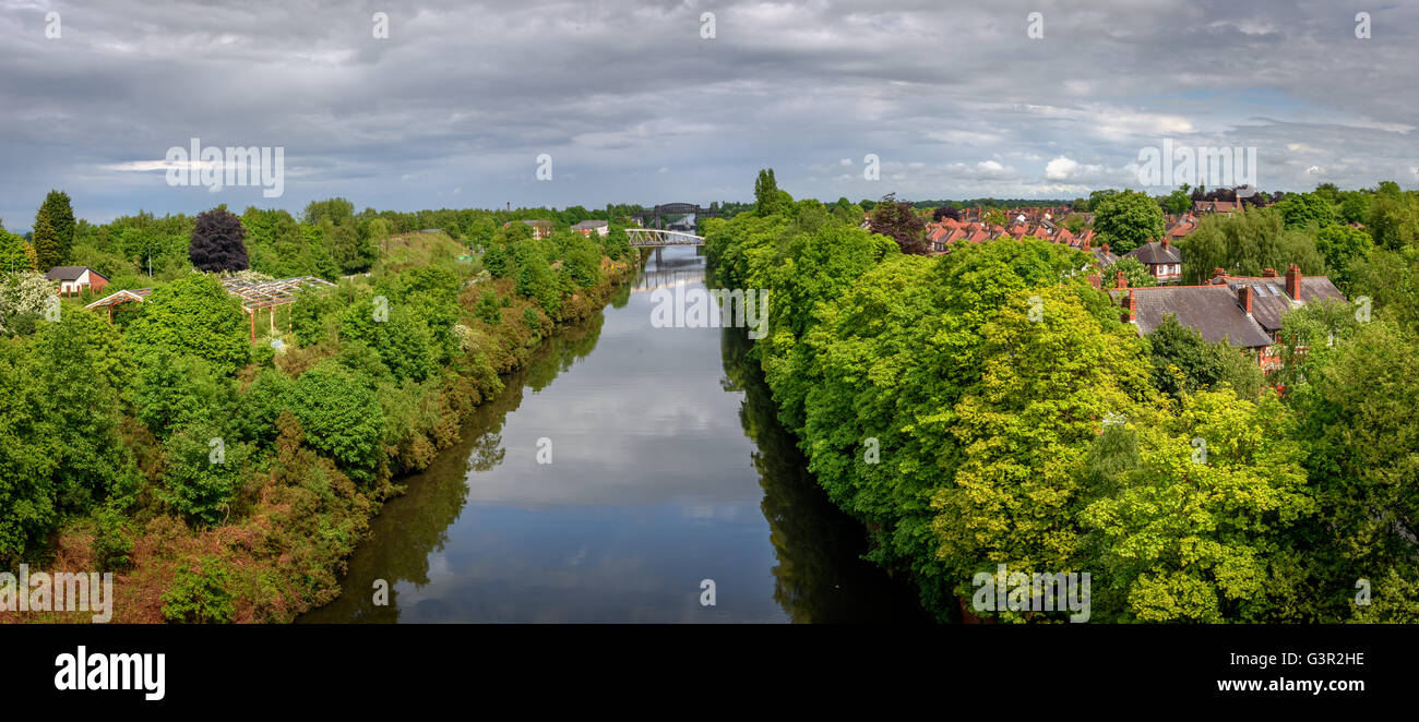 Warrington ist eine Stadt in Cheshire, England. Historisch ein Teil von Lancashire, ist es an den Ufern des Flusses Mersey. Stockfoto