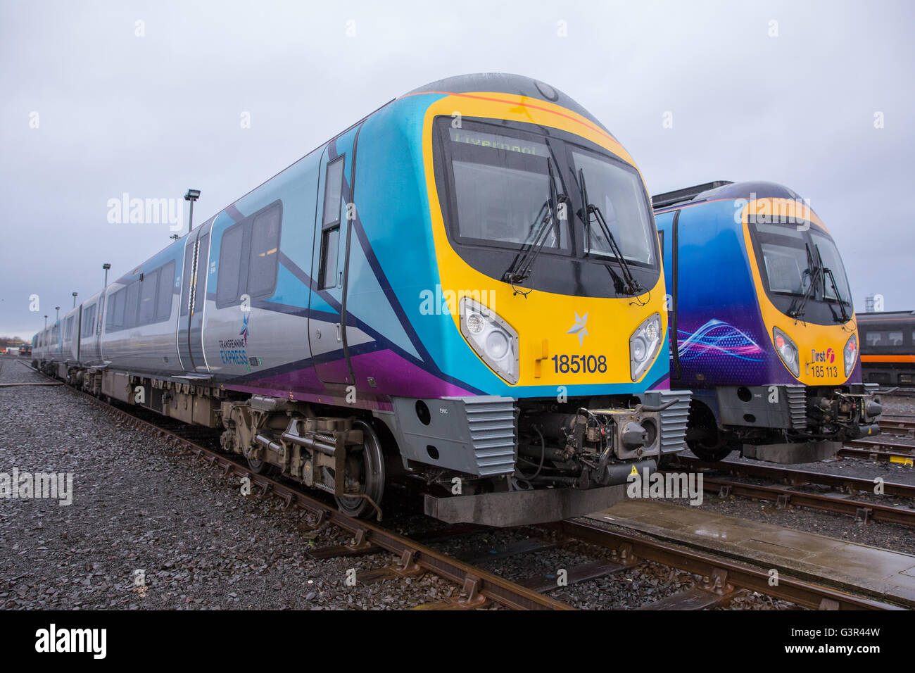 TransPennine Express 185108 185113 am Heaon Zugdepot Pflege Stockfoto