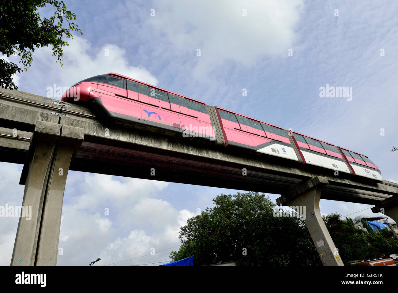 Roten Mumbai Monorail Stockfoto