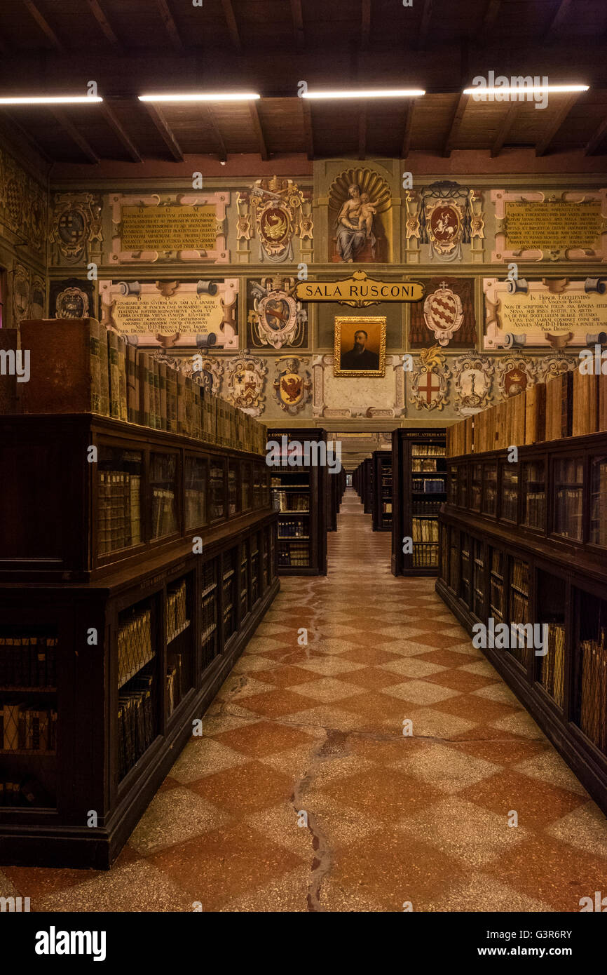 Bibliothek im Palais Archiginnasio, älteste Universität der Welt, Bologna, Italien Stockfoto