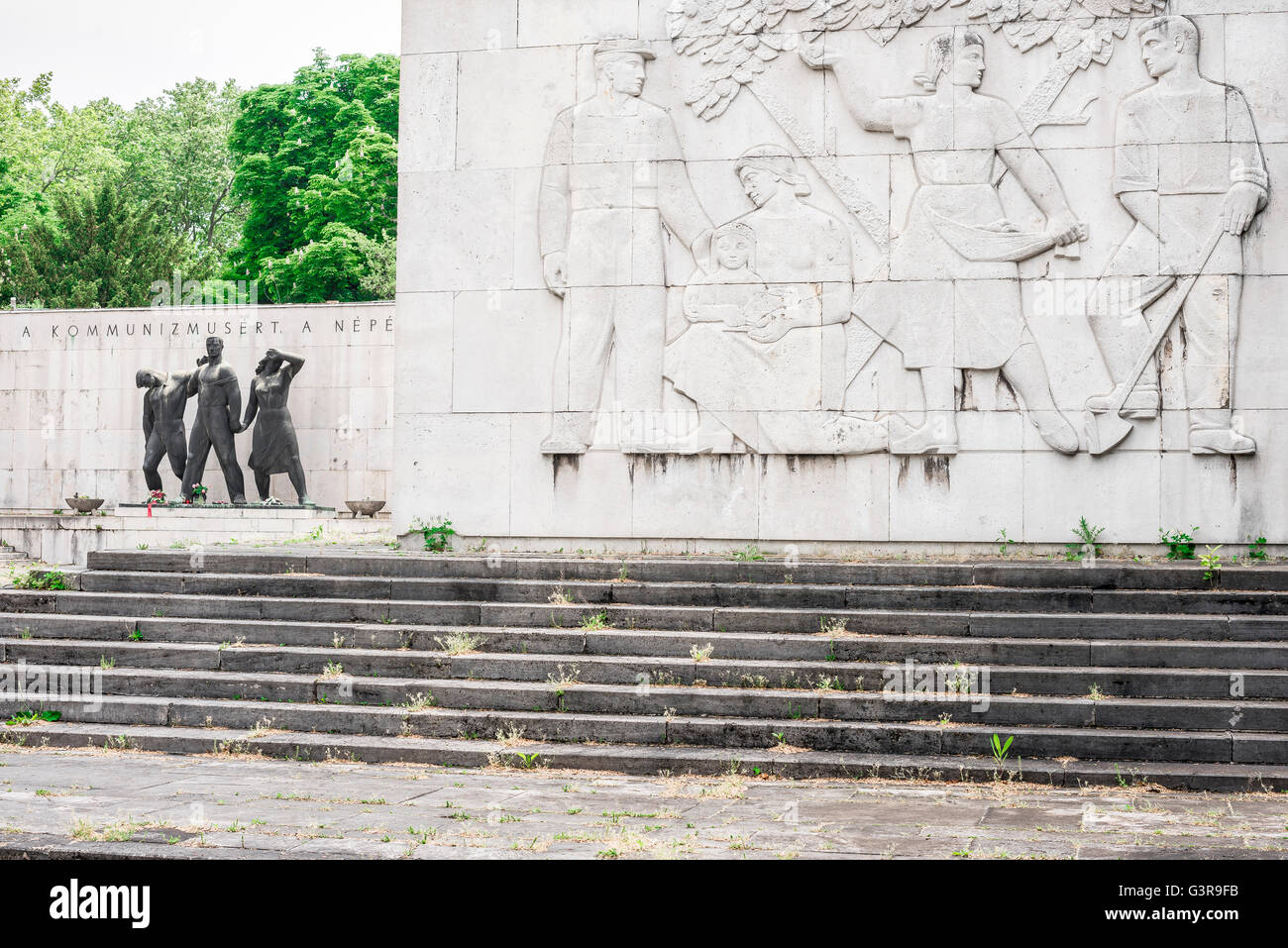 Kommunist Pantheon der Arbeiterklasse Bewegung auf dem Kerepesi Friedhof im Bereich Jozsefvaros von Budapest, Europa. Stockfoto