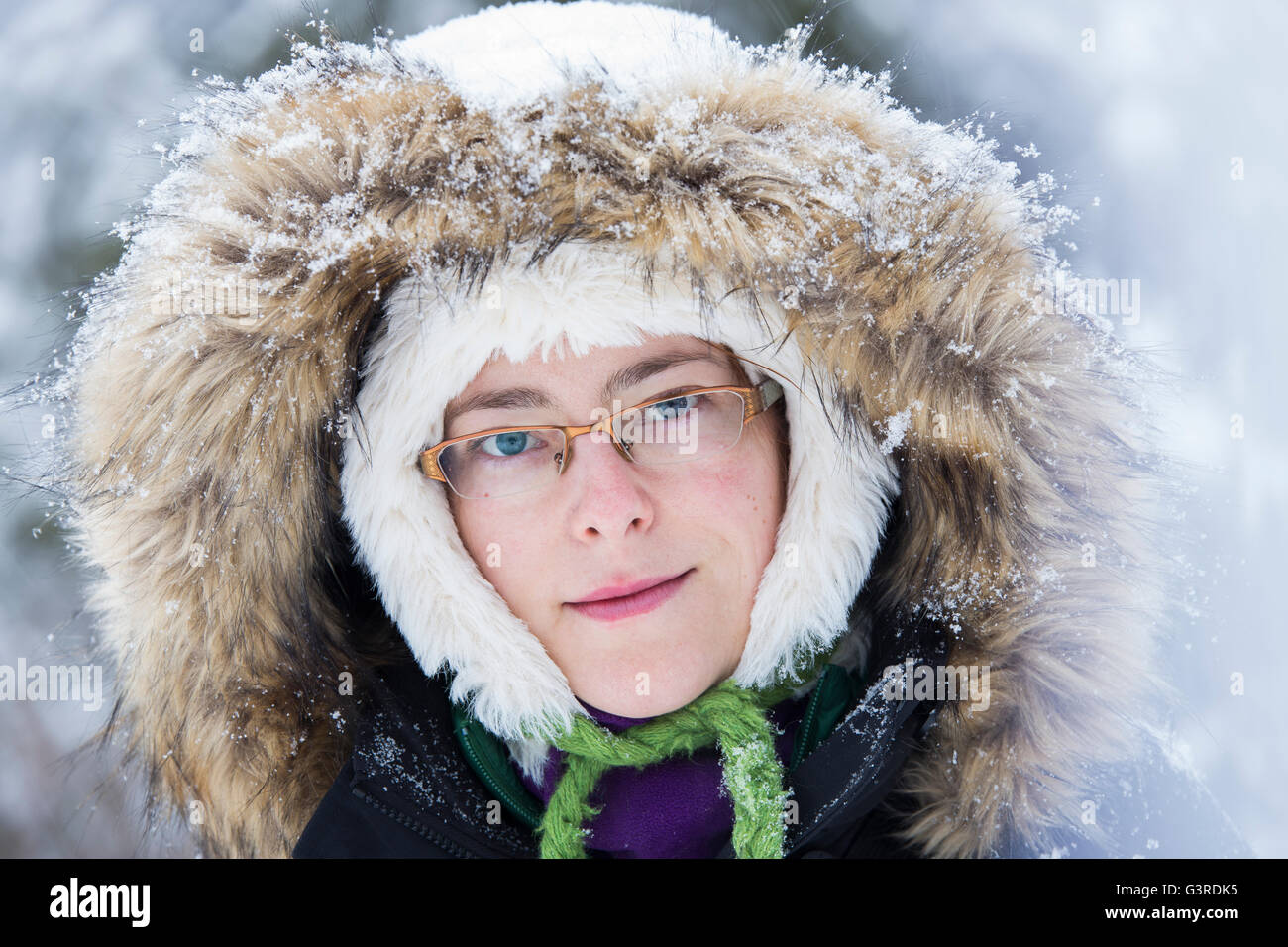 Weiße Mädchen mit blauen Augen Winter portrait Stockfoto