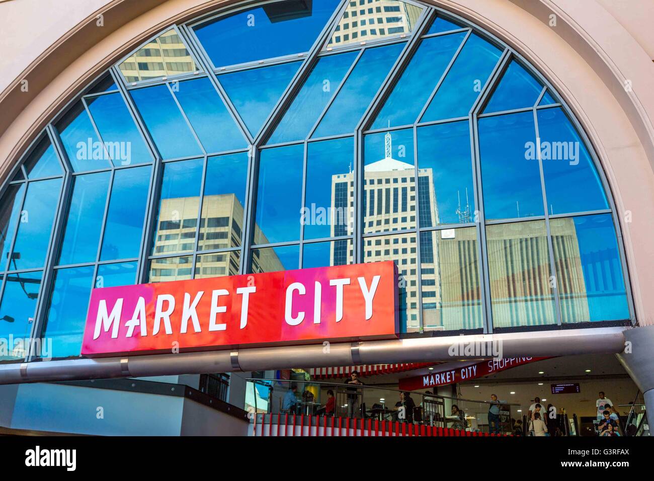 Market City Shopping Mall in Sydney, Australien mit Neuwahlen der Stadt aus Glas Stockfoto