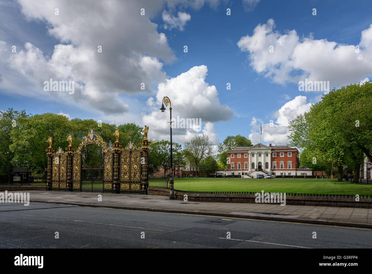 Warrington Rathausgebäude wurde 1750 fertiggestellt.  Ursprünglich hieß die Bank Hall, war Heimat von wohlhabenden lokalen Geschäftsmann. Stockfoto