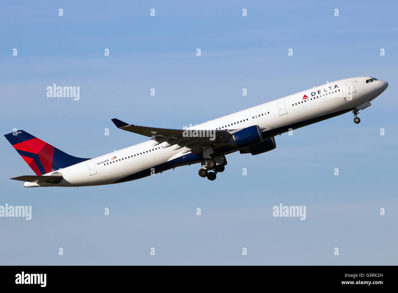 Delta Air Linien Airbus A330 Abflug vom Flughafen Schiphol Stockfoto