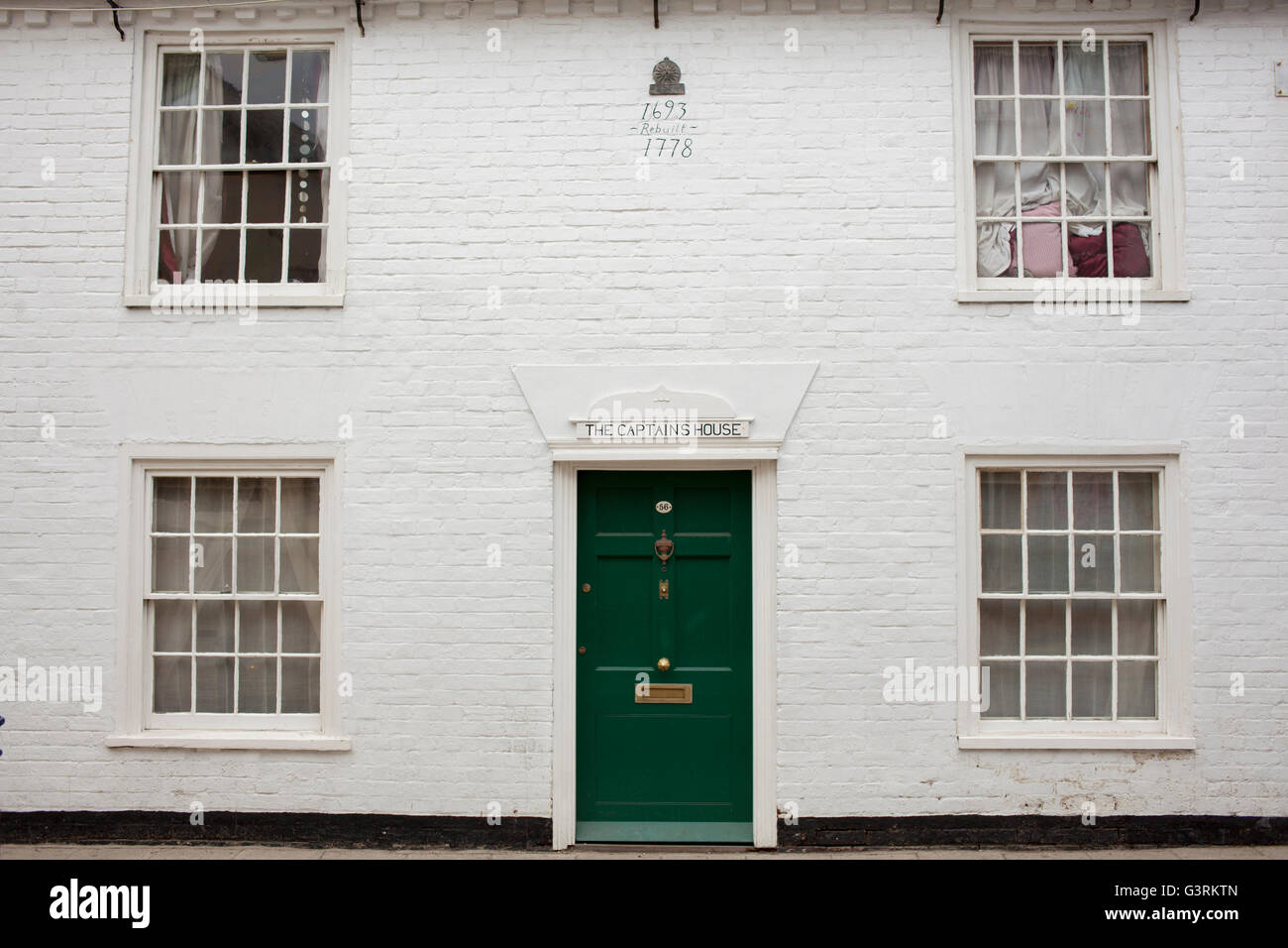 Die Kapitäne, Haus, einem weißen symmetrischen Haus, Whitstable, Kent Stockfoto