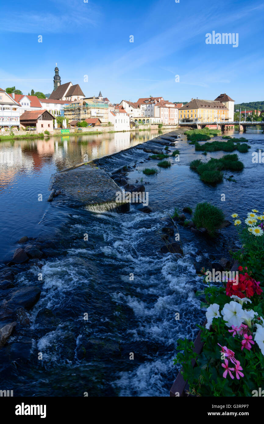 Murg-Flusses, Stadtbrücke und Altstadt, Deutschland, Baden-Württemberg, Schwarzwald, Schwarzwald, Gernsbach Stockfoto