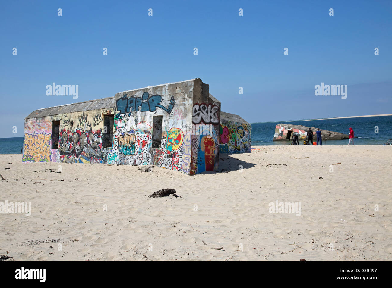 Küsten Befestigungsanlagen in Graffiti Düne von Pyla Südfrankreich abgedeckt Stockfoto
