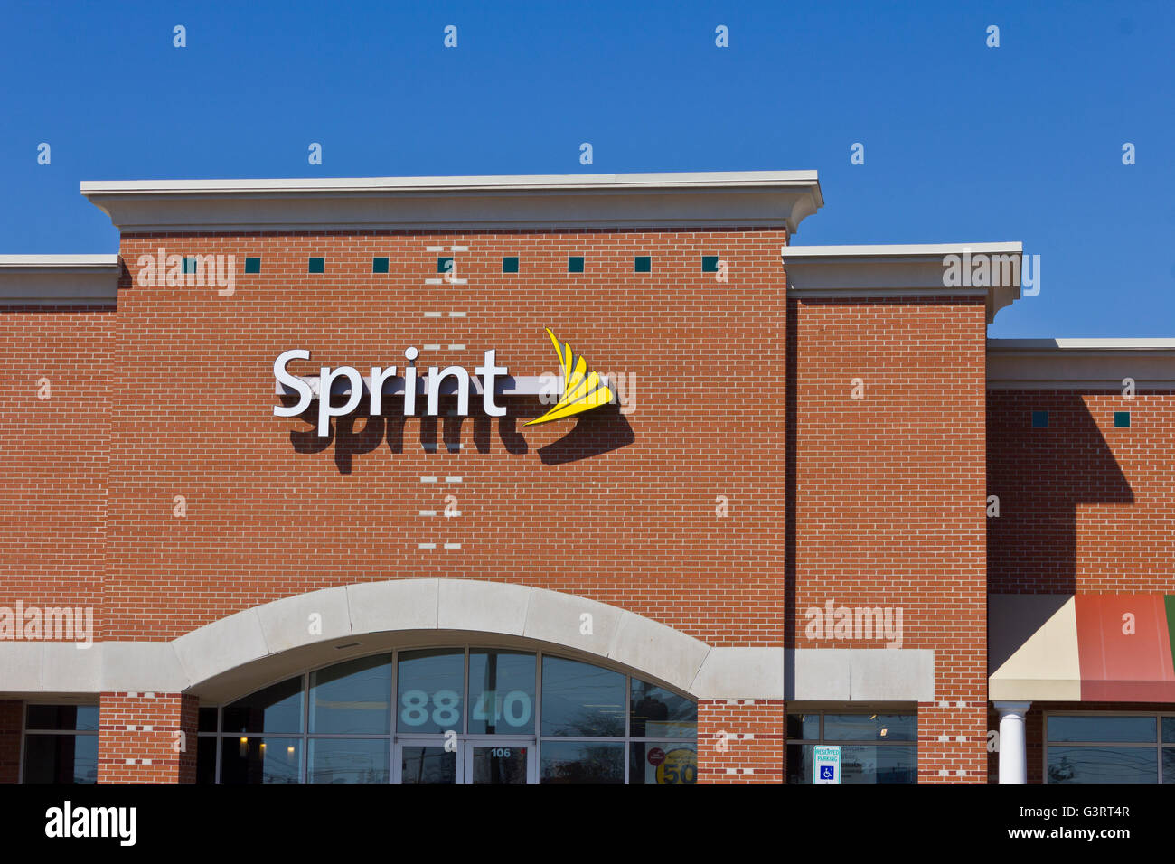 Indianapolis - ca. November 2015: Sprint Wireless Ladengeschäft. Sprint ist ein Anbieter von drahtlosen Pläne, Handys III Stockfoto