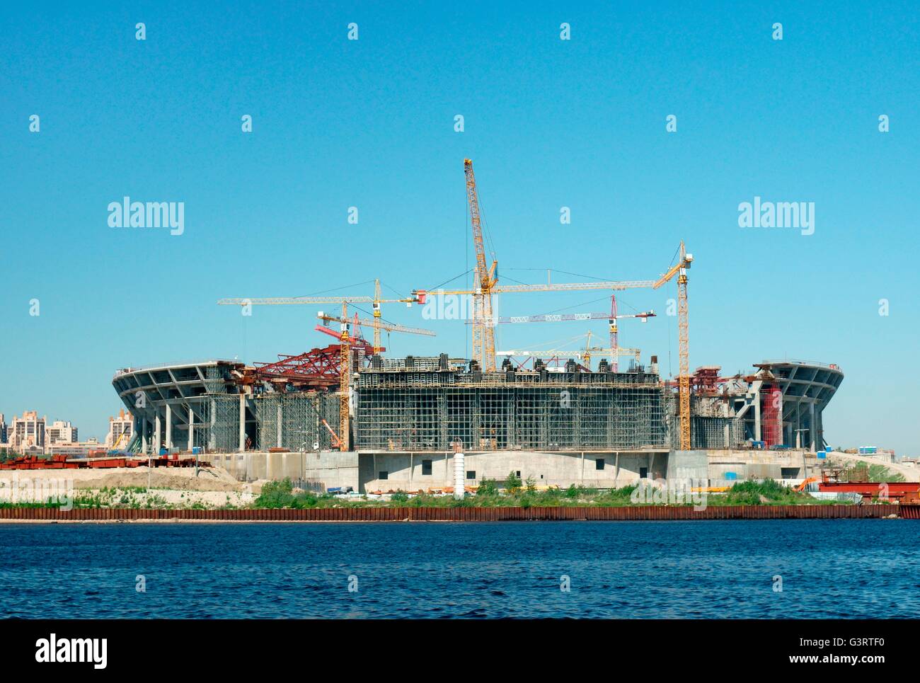 Russland, St. Petersburg. Die Neue zenit Fußballstadion im Bau 2014 auf krestovsky Insel Stockfoto