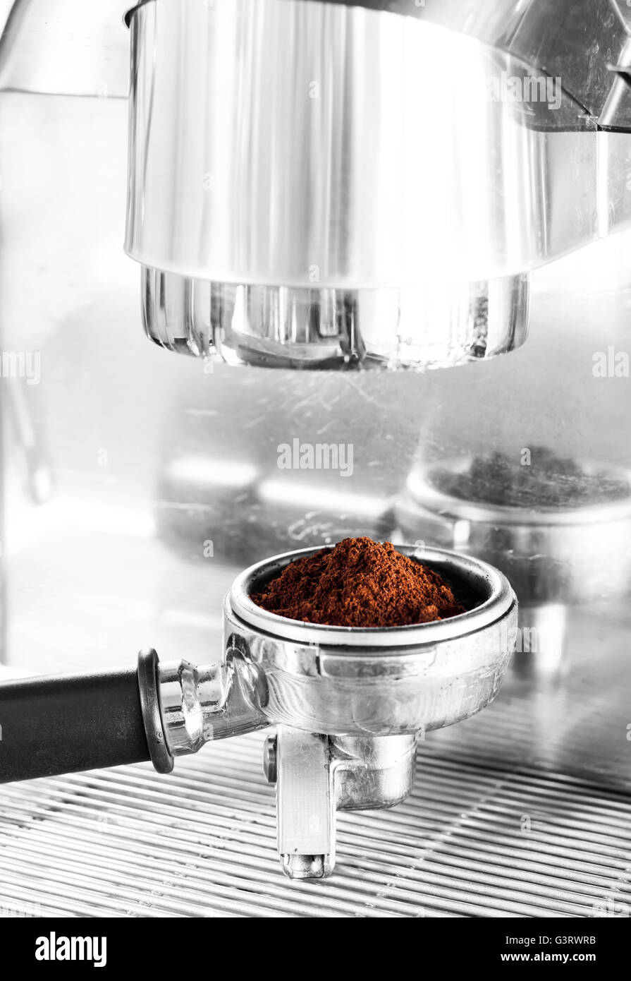 Kaffee mahlen in Gruppe mit schwarzen und weißen Filter, Fotoarchiv Stockfoto