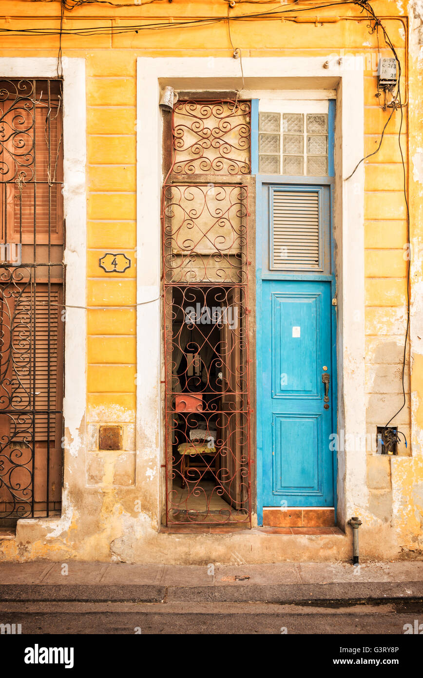 Alte Tür in Havanna, Kuba Stockfoto