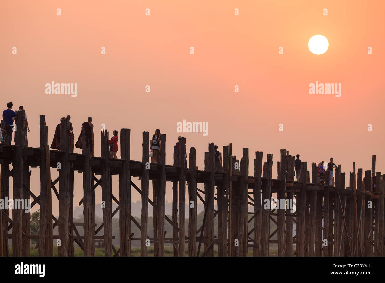 Nahaufnahme von U Bein Brücke bei Sonnenuntergang, Mandalay, Myanmar Stockfoto