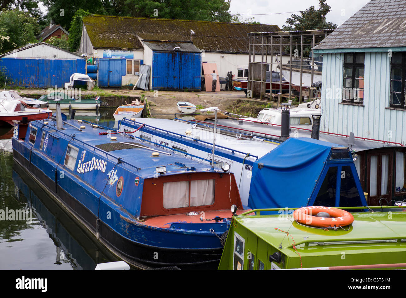 Narrowbooats in Runnymede in Surrey UK Stockfoto