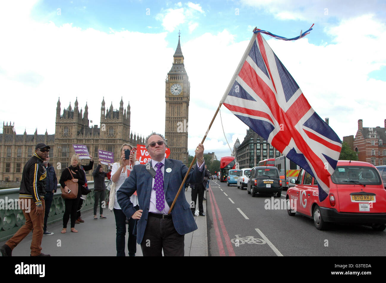 London, UK. 15. Juni 2016. UKIP Führer Nigel Farage bringt Fischereiflotte in den Houses of Parliament, Urlaub Kampagne für das EU-Referendum zu unterstützen. Bildnachweis: JOHNNY ARMSTEAD/Alamy Live-Nachrichten Stockfoto