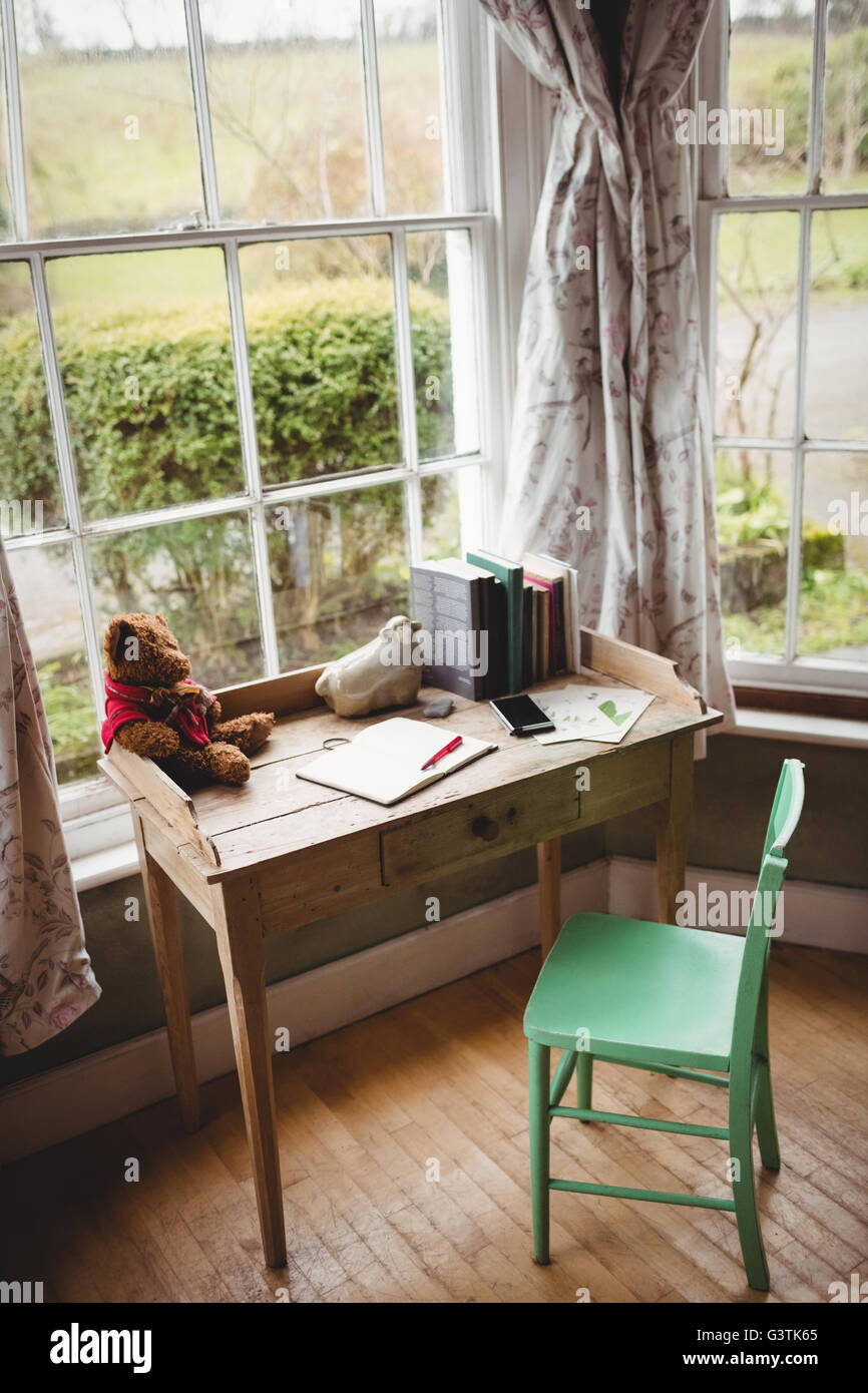 Ein leerer Schreibtisch Zimmer im Landhaus Stockfoto