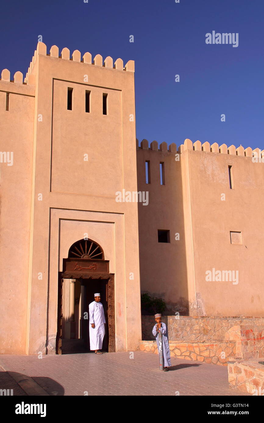 einen Eingang zur Altstadt von Nizwa, westlichen Hajar, Oman Stockfoto