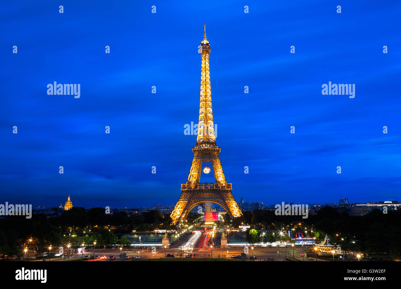 Eine Gesamtansicht des Eiffelturms in Paris, Frankreich. PRESSEVERBAND Foto. Bild Datum: Dienstag, 14. Juni 2016. Bildnachweis sollte lauten: John Walton/PA Wire Stockfoto