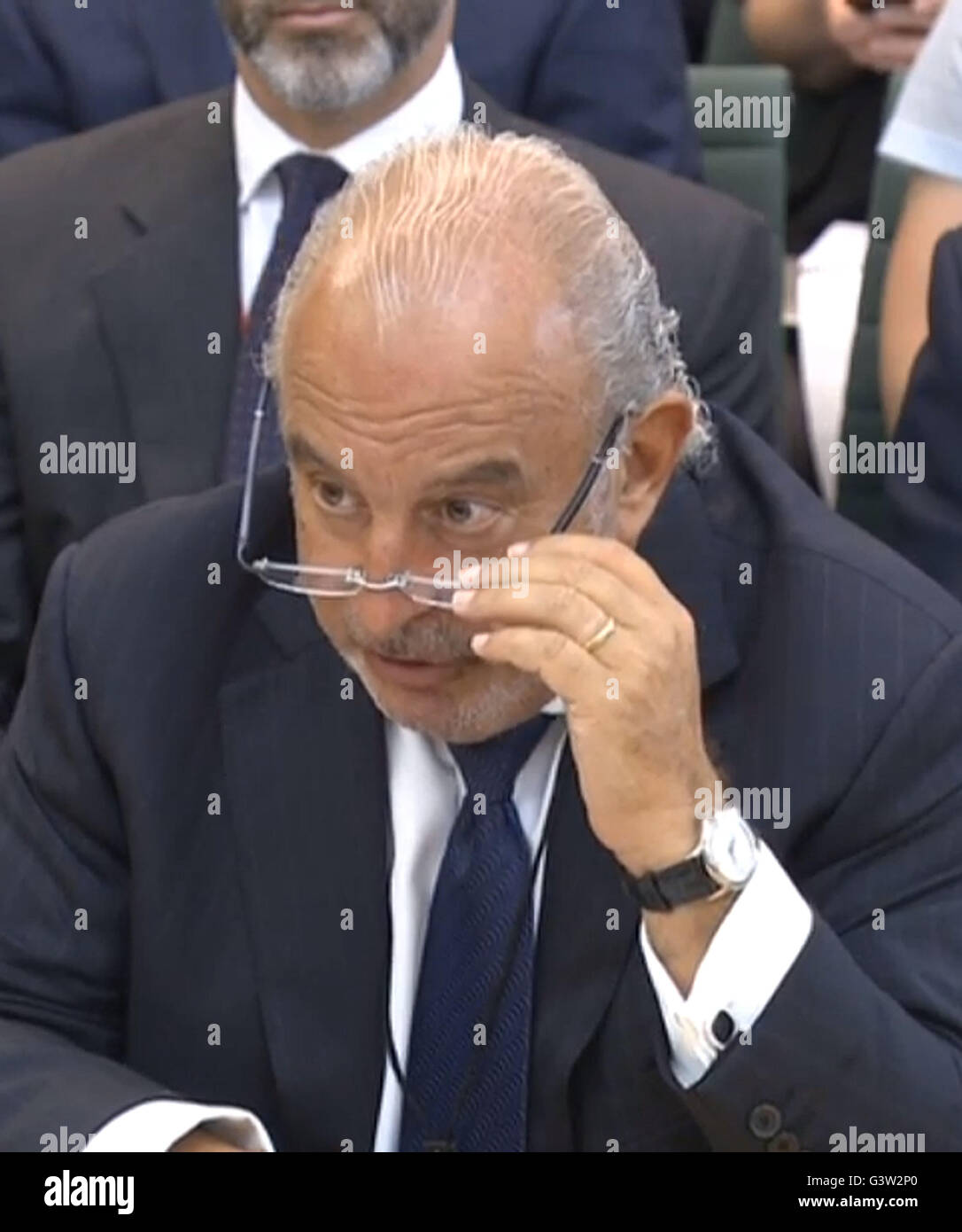 Sir Philip Green zeugt, das Business, Innovation und Fähigkeiten Sozialausschuss und Arbeit und Renten im Portcullis House, London, auf den Zusammenbruch der BHS. Stockfoto