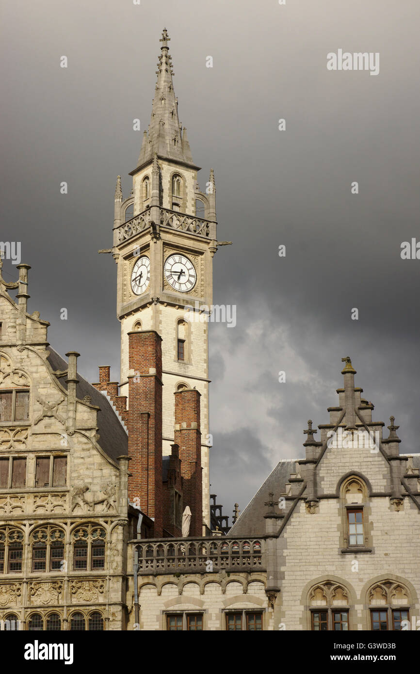 Uhrturm, ehemaliges Postgebäude, Abendlicht, Belgien Ghent Stockfoto