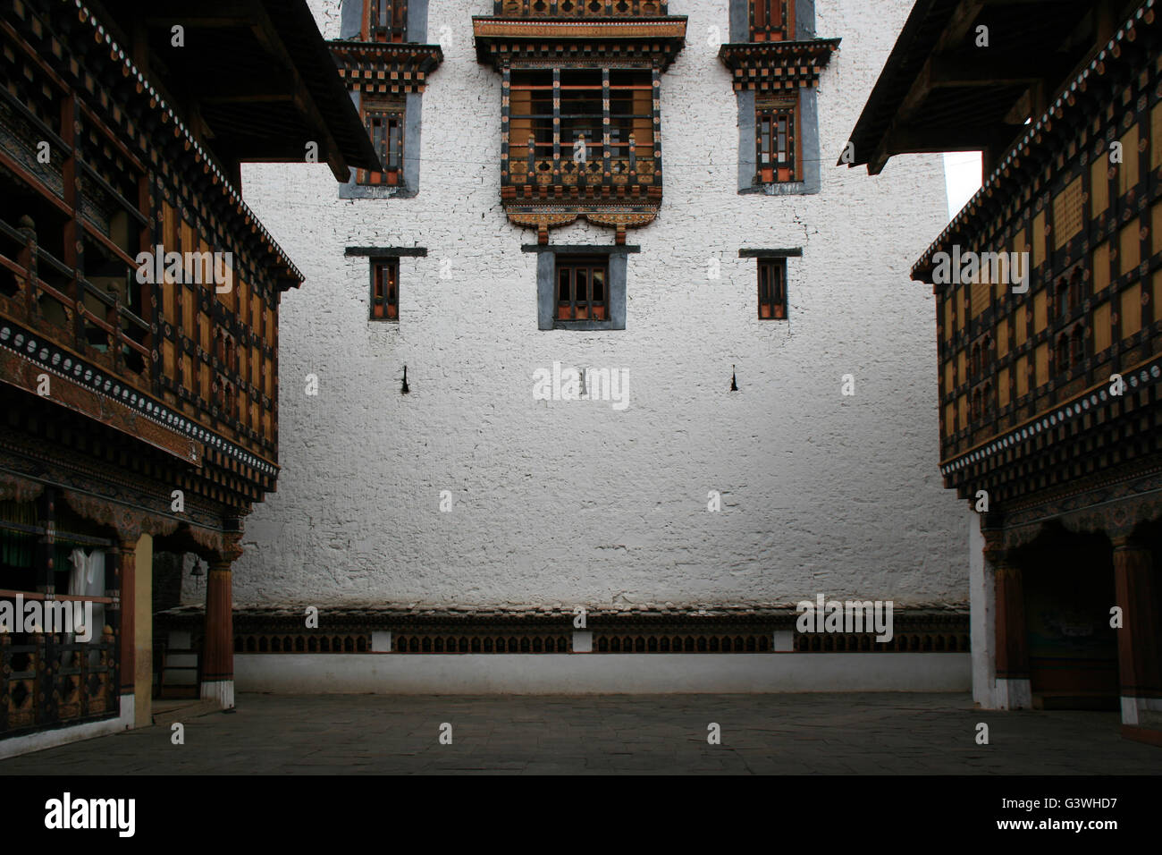 Die wichtigsten Gebäude der Rinpung Dzong in Paro (Bhutan). Stockfoto