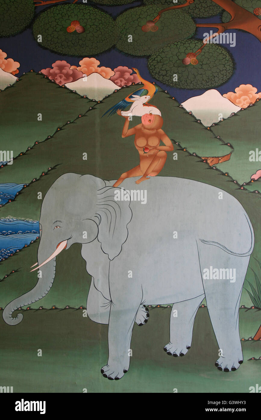 Wandmalereien in den Simtokha Dzong in Thimphu (Bhutan). Stockfoto