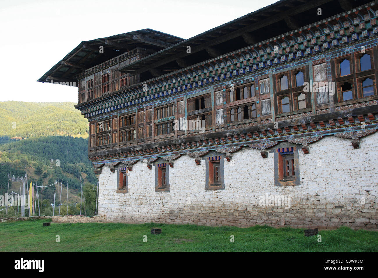 Eines der Gebäude des Wangdicholang Palastes in Jakar (Bhutan). Stockfoto