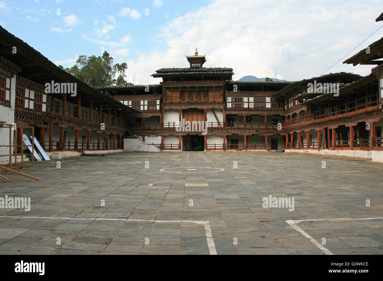 Der Hof von Wangdue Phodrang Dzong (Bhutan). Stockfoto