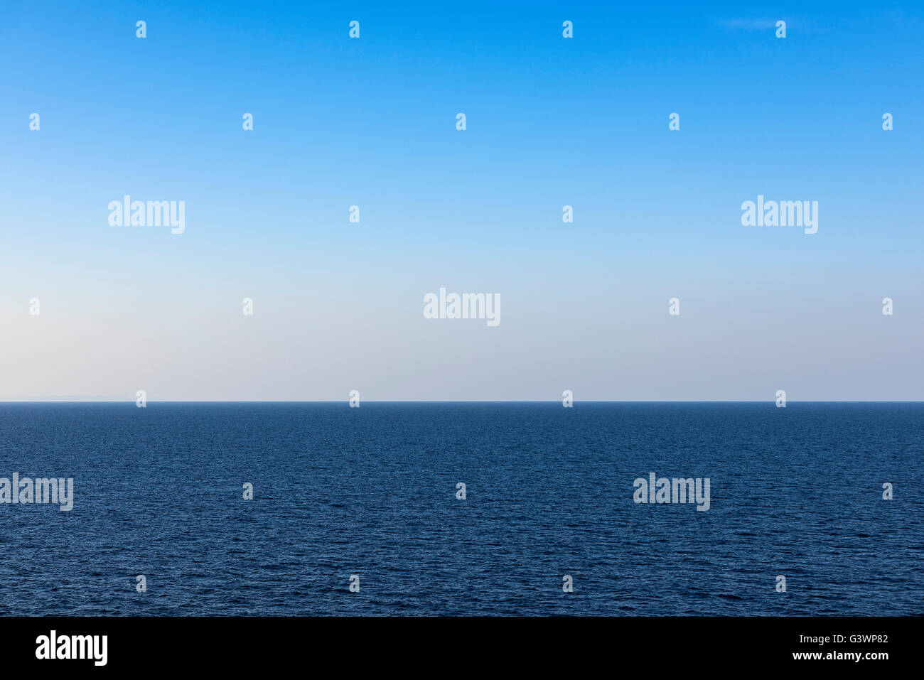 Meer und Himmel Horizont. Stockfoto