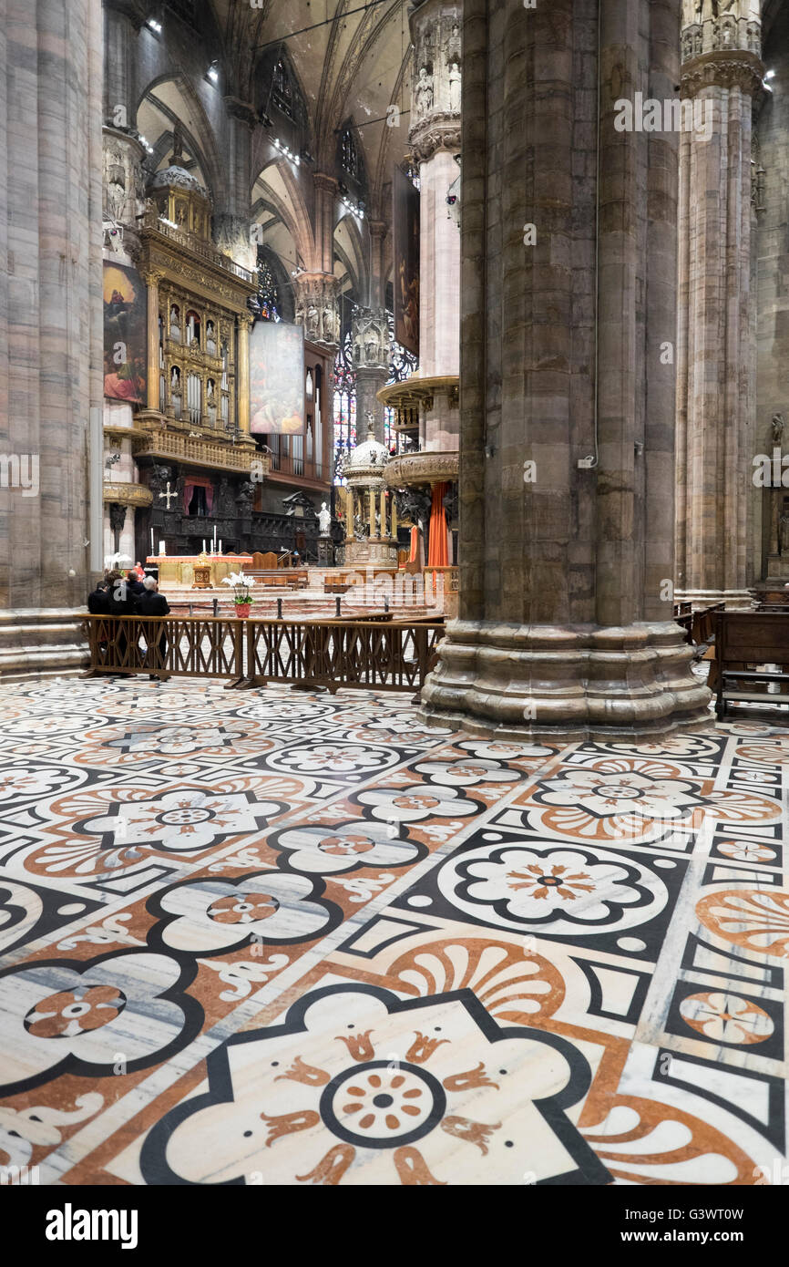 Italien, Mailand Kathedrale, Metropolitan Kathedrale-Basilika St. Mary von der Krippe Interieur-Ansicht Stockfoto