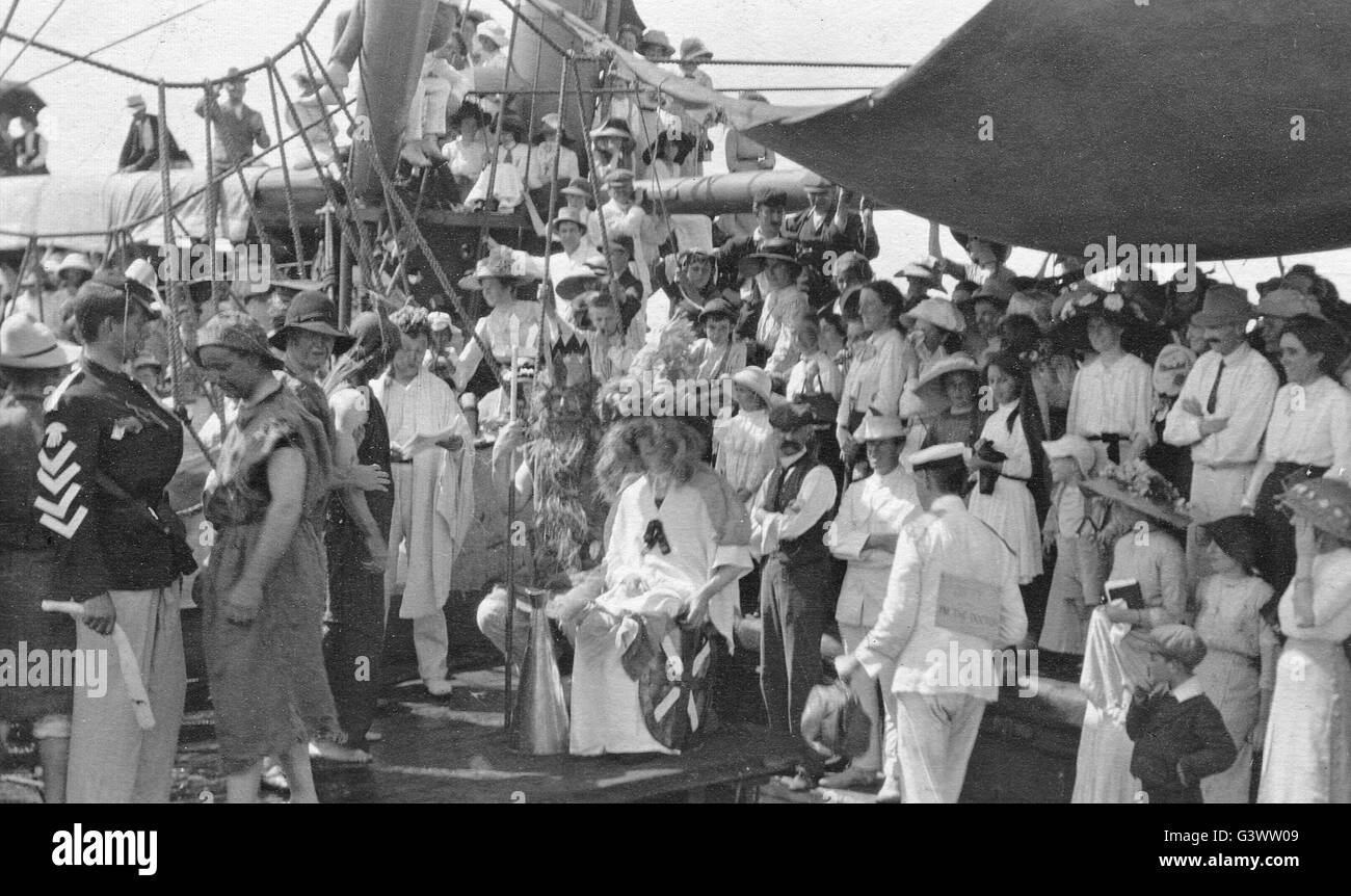 Königliche Marine. Überqueren der Linie Äquator Zeremonie ww1 Stockfoto Königliche Marine. Überqueren der Linie Äquator Zeremonie ww1 Stockfoto