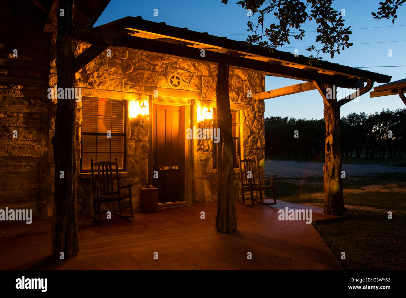 Texas-Kabine in der Abenddämmerung auf der ranch Stockfoto