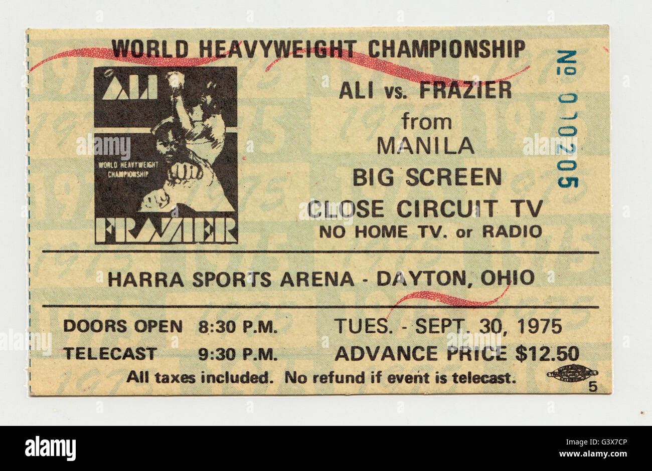 Ein 1975 Ticket Stub, Closed Circuit TV Besichtigung der THRILLA IN MANILA Verpacken Gleiches zwischen Muhammad Ali & Joe Frazier. Stockfoto
