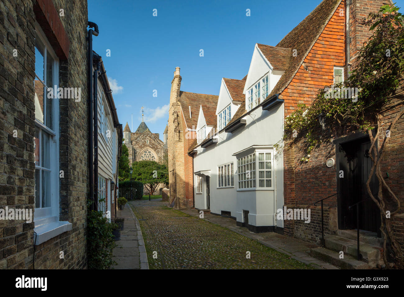 Frühling am Abend am Kirchplatz in Rye, England. Stockfoto