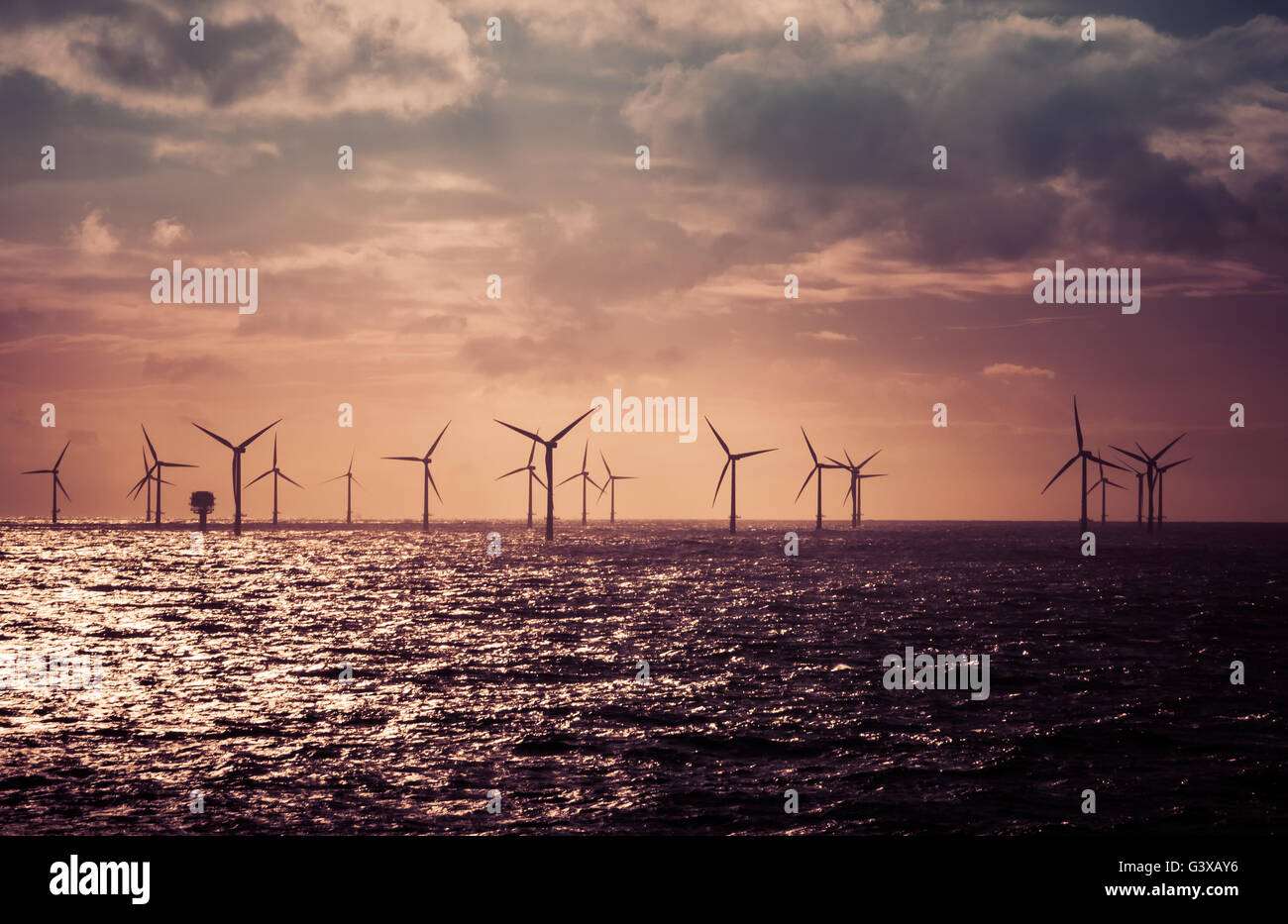 Windkraftanlagen in der Nordsee Stockfoto