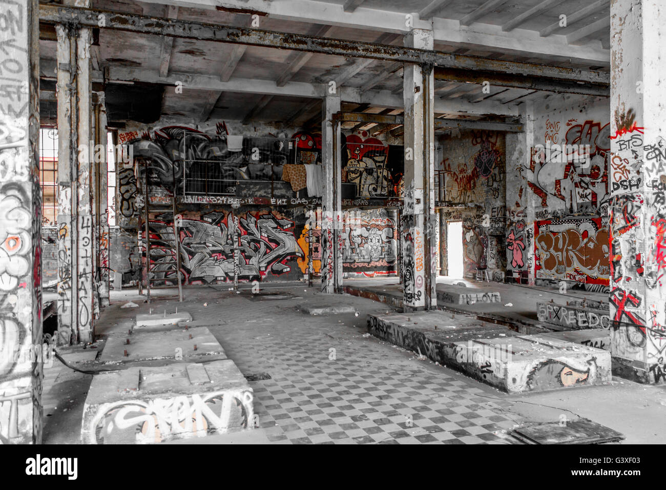 verlassenen Lagerhaus Innenraum - Gebäude-Ruine Stockfoto