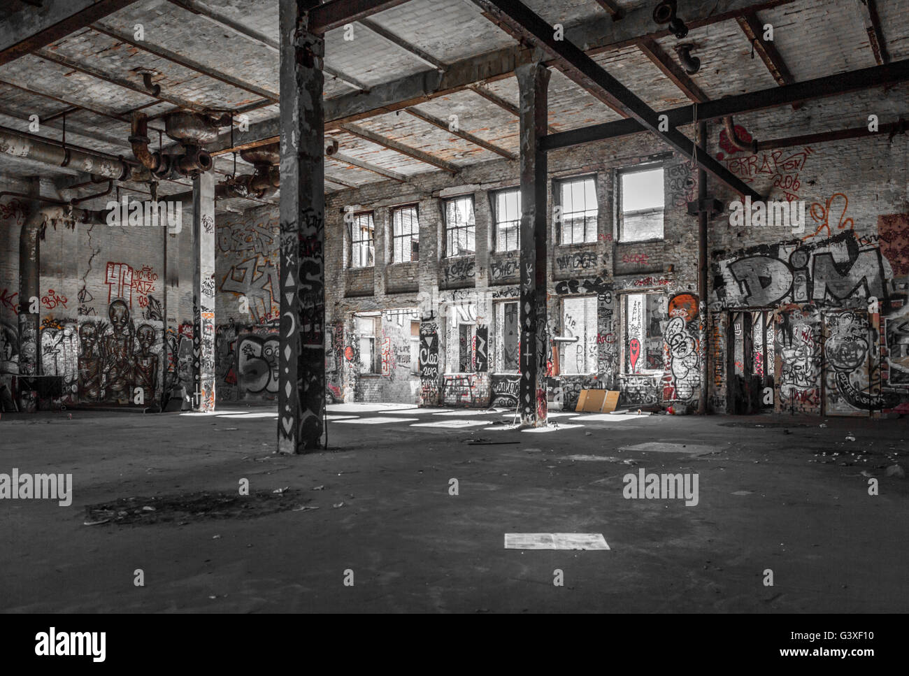 verlassenen Lagerhaus Innenraum - Gebäude-Ruine Stockfoto
