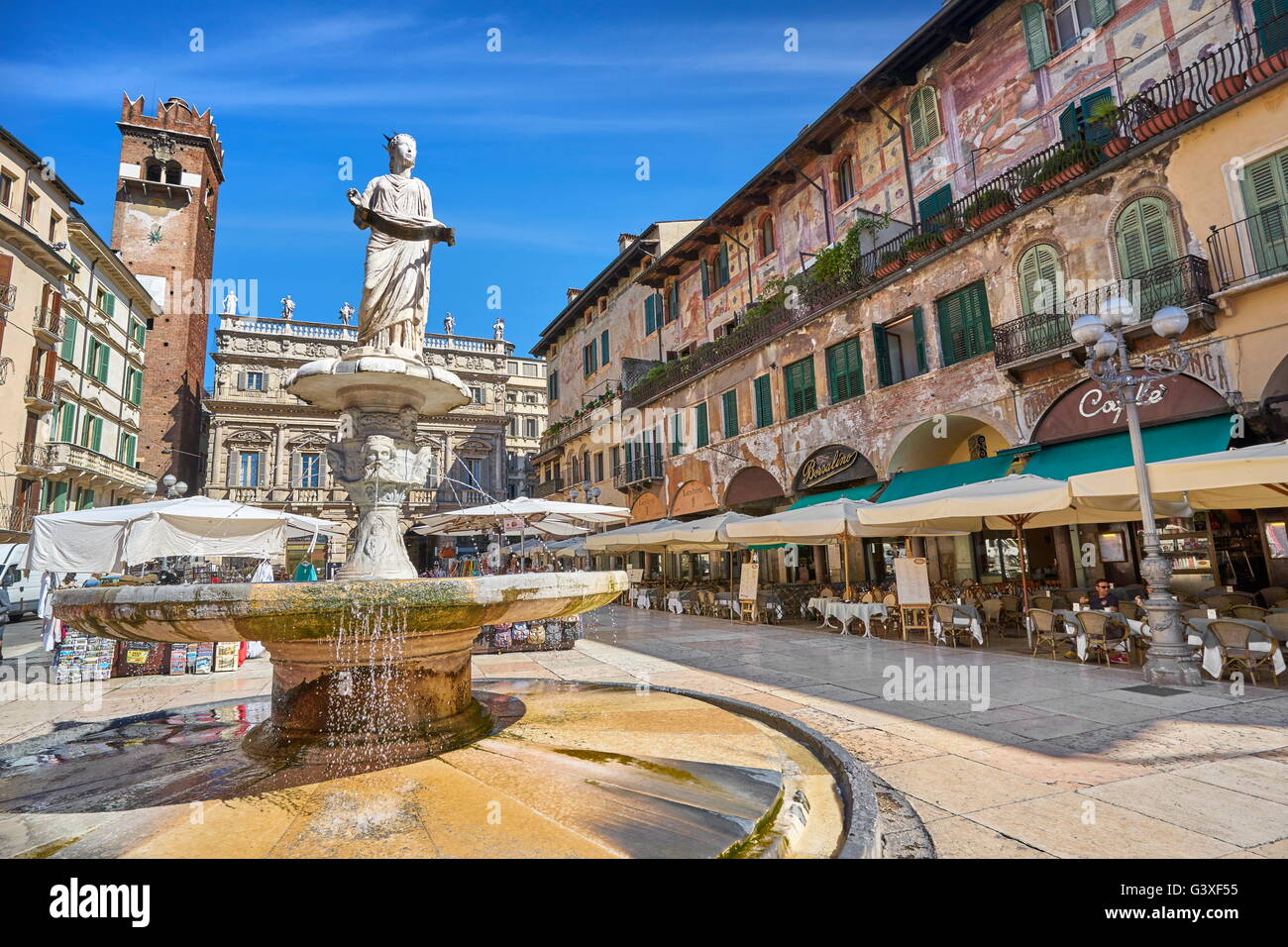 Piazza Delle Erbe, Altstadt von Verona, Venetien, Italien Stockfoto