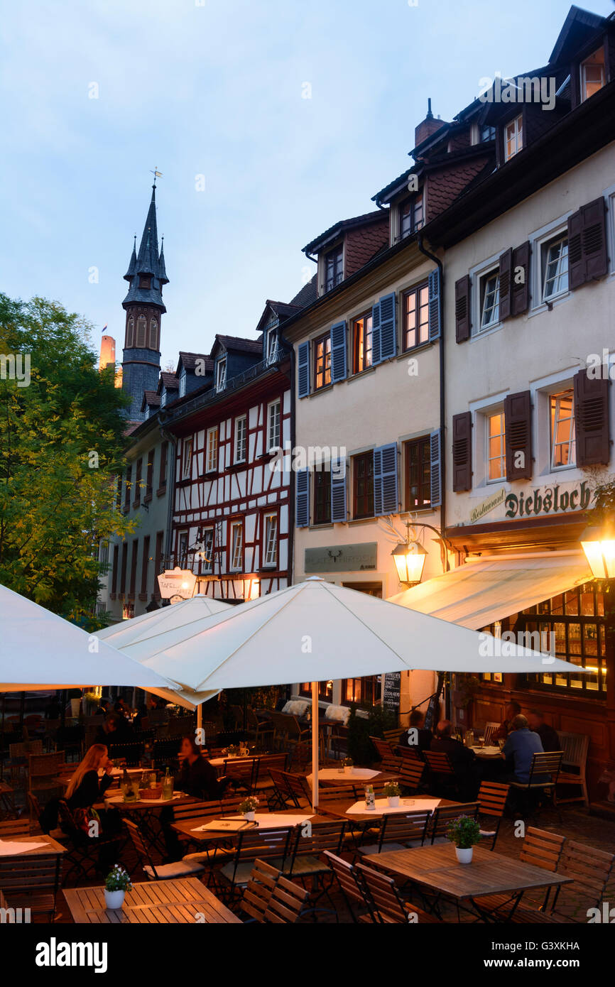 Marktplatz mit Restaurants und alte Rathaus und die Burg Windeck, Deutschland, Baden-Württemberg, Kurpfalz, Weinheim Stockfoto