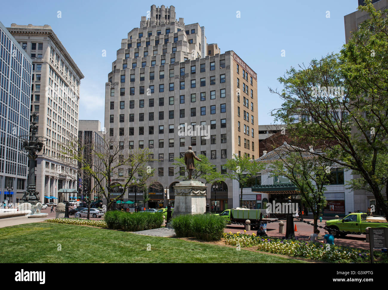 Art-Deco-Gebäude (Kreis Tower) in Monument Circle, Innenstadt von Indianapolis, Indiana Stockfoto