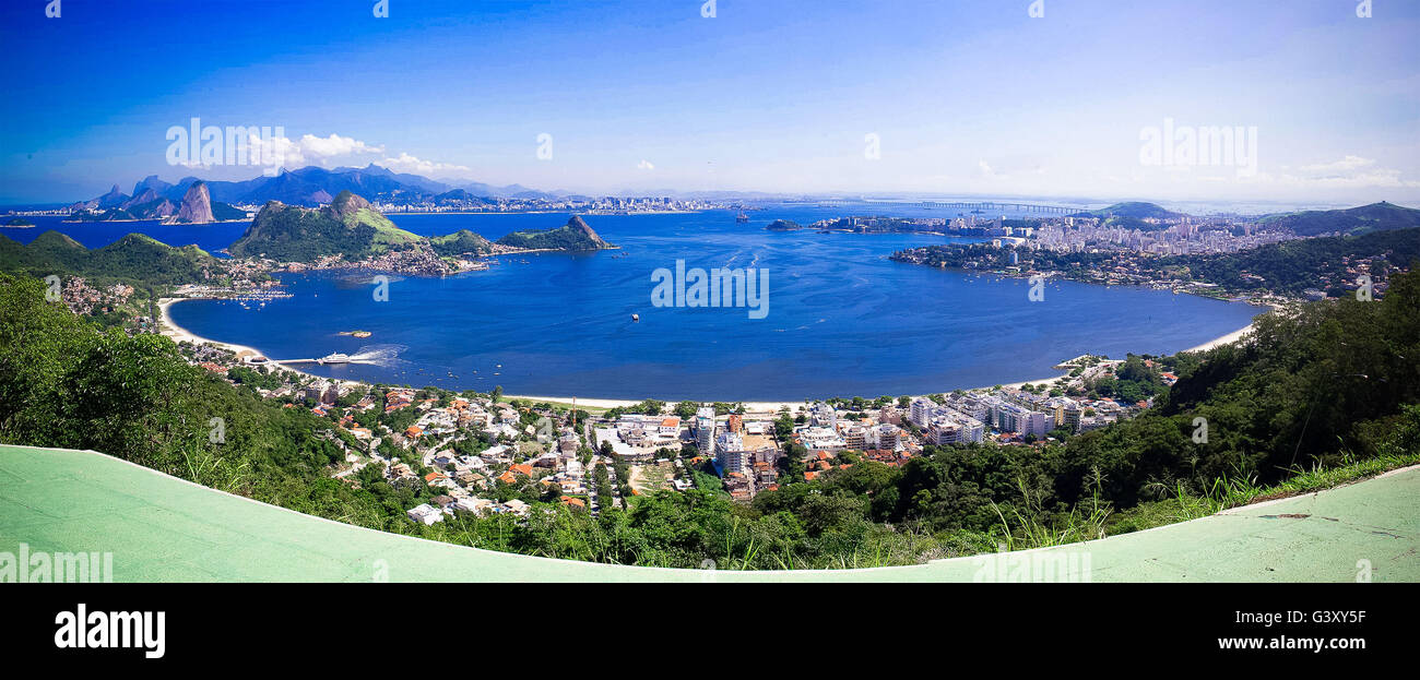 Peking, Rio De Janeiro, China. 28. April 2015. Dieses Foto zeigt den Blick der Guanabara-Bucht, in Rio De Janeiro, Brasilien am 28. April 2015. Die Olympischen Spiele 2016 in Rio findet vom 5. August bis 21 statt. © Xu Zijian/Xinhua/Alamy Live-Nachrichten Stockfoto
