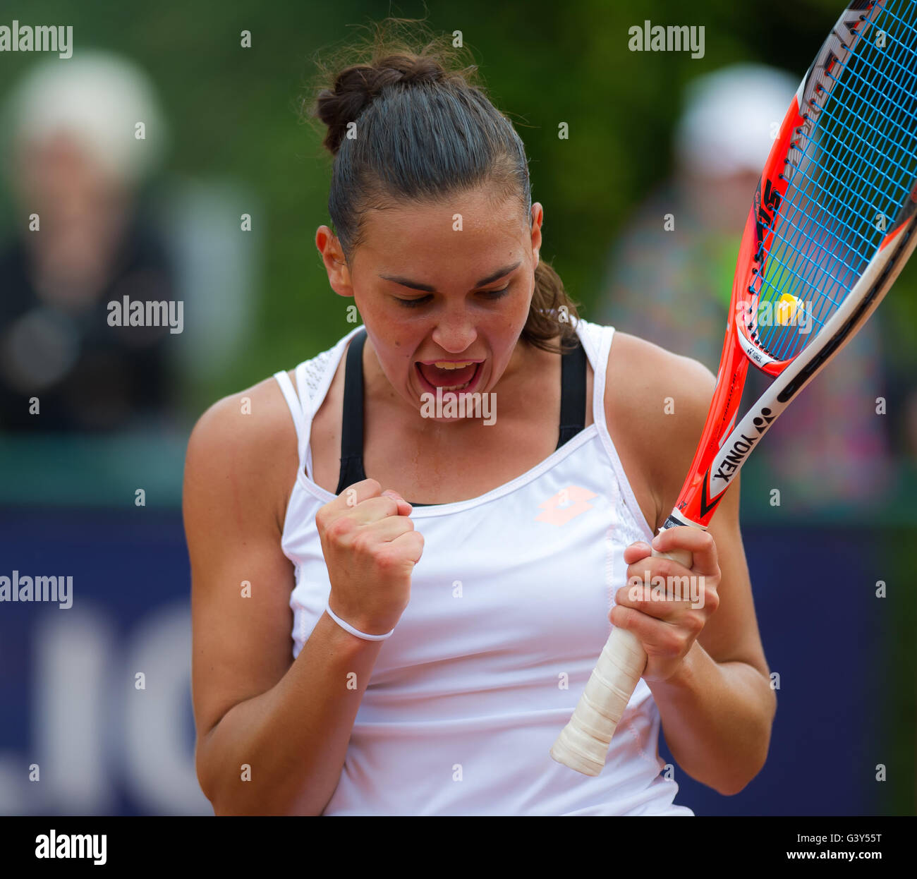 Braunschweig, Deutschland. 16. Juni 2016. Cristiana Ferrando in Aktion beim Tennisturnier 2016 Braunschweig Womens Open ITF Pro Circuit $25.000. Bildnachweis: Jimmie48 Fotografie/Alamy Live-Nachrichten Stockfoto