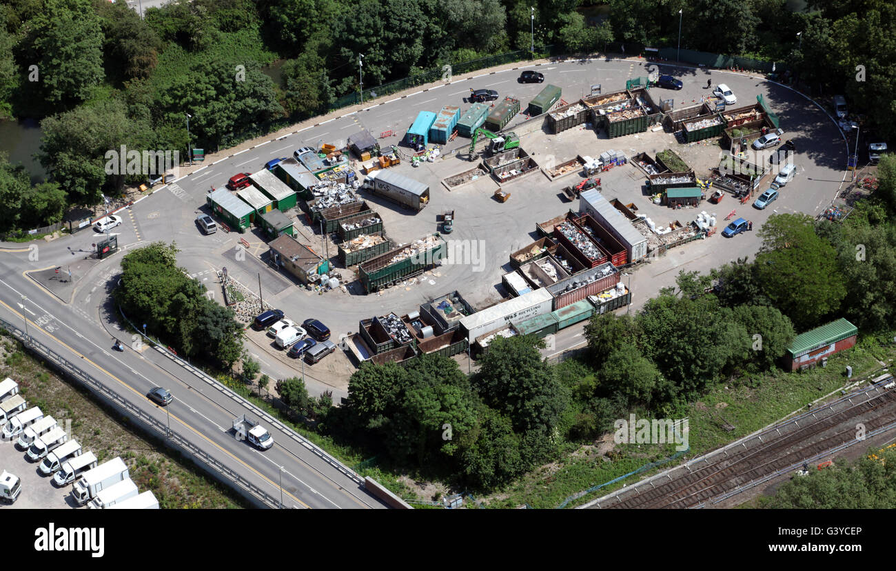 Luftaufnahme von einem inländischen Hausmüll recycling-Anlage in England, UK Stockfoto