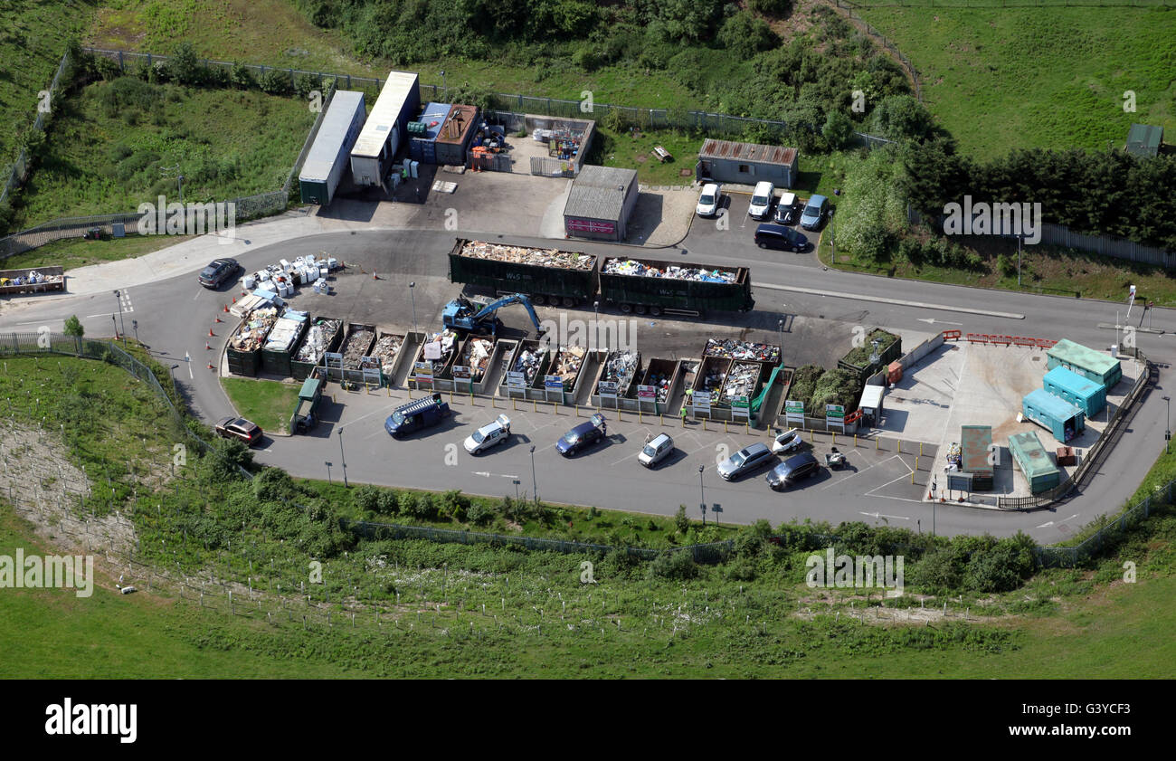 Luftaufnahme von einem inländischen Hausmüll recycling-Anlage in England, UK Stockfoto