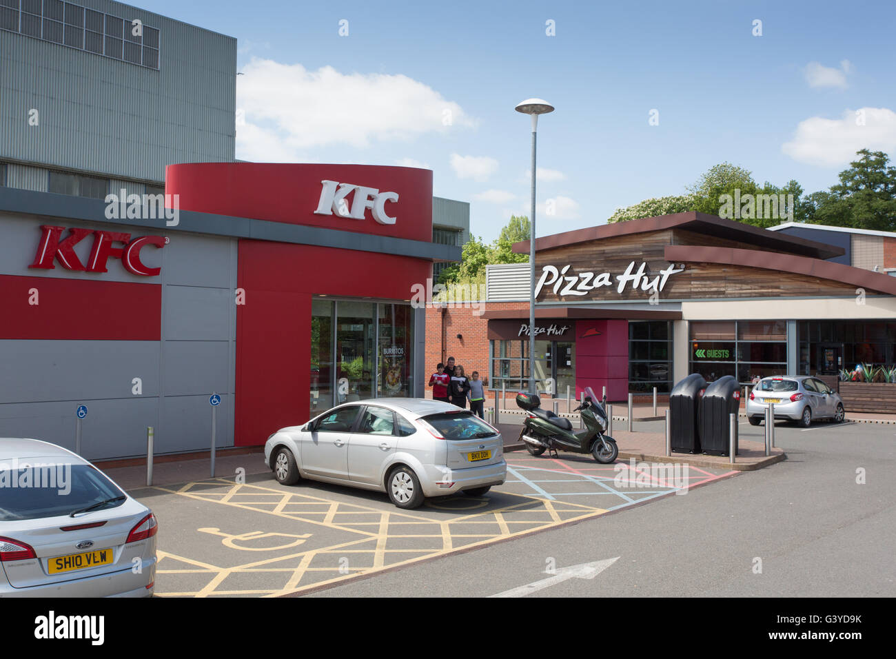 KFC und Pizza Hut restaurants Stockfoto